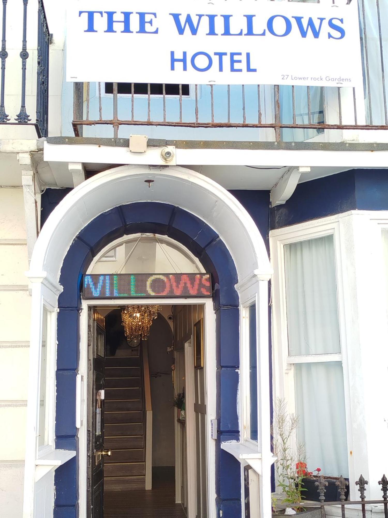The Willows 2* Hove