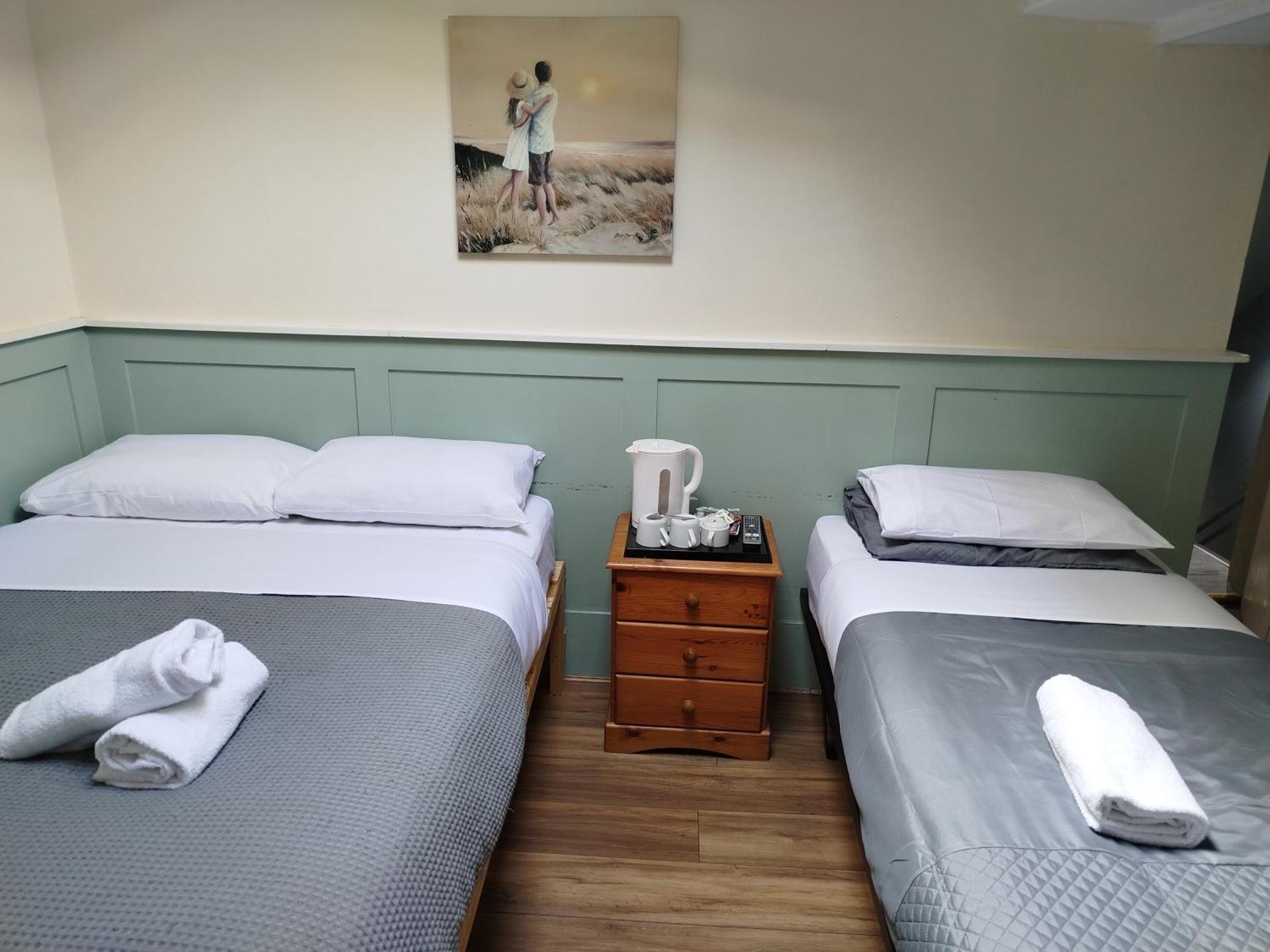 Hotel The Willows 2*